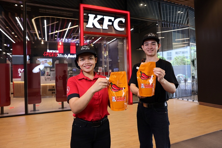 วันแม่ปีนี้ KFC มอบ ‘ซอสพริกจัมโบ้’ เอาใจคุณแม่ผู้ชอบเก็บ เพียงอิ่มอร่อยกับชุด ‘ออลสตาร์บักเก็ต’ ที่ KFC ทุกสาขา 3 วันเท่านั้น 10 - 12 สิงหาคม 2568