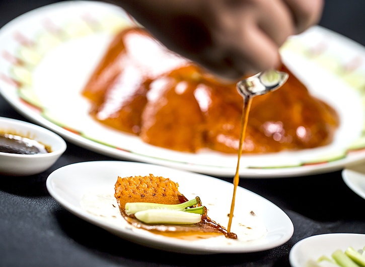 เฉลิมฉลองวันแม่พร้อมครอบครัวด้วยมื้อพิเศษอันแสนอบอุ่น  ณ ห้องอาหารจีน ซิน เทียน ตี้ โรงแรมคราวน์ พลาซ่า กรุงเทพฯ ลุมพินี พาร์ค