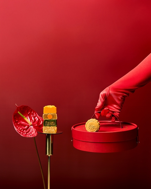 ขนมไหว้พระจันทร์ที่เป็นดั่งของขวัญจากจันทราสุดพรีเมียม ตามแบบฉบับ “รอยัล โอชา” พร้อมตอบรับกระแสมัทฉะเลิฟเวอร์ กับไส้มัทฉะพิสตาชิโอ