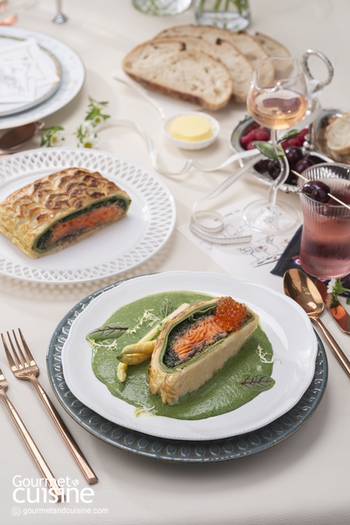 แซลมอนเวลลิงตันซอสครีมผักโขม Salmon Wellington with Spinach Cream Sauce
