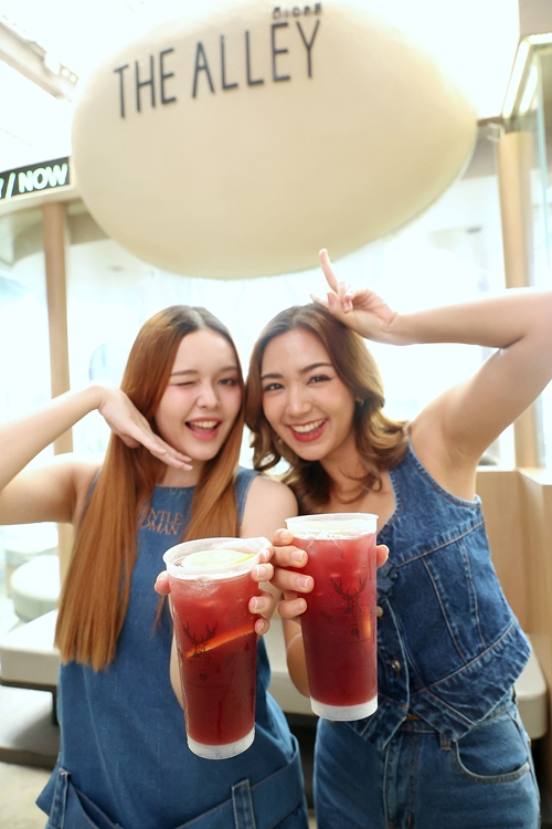 เมกาบางนา เสิร์ฟความสดชื่นต้อนรับเดือนแห่งวันแม่ กับแคมเปญ “MEGA VERY BERRY”  แลกรับฟรี! เมนูเบอร์รี่เติมความสดใสจาก 12 ร้านดัง วันนี้ – 31 ส.ค. 68 ที่ศูนย์การค้าเมกาบางนา