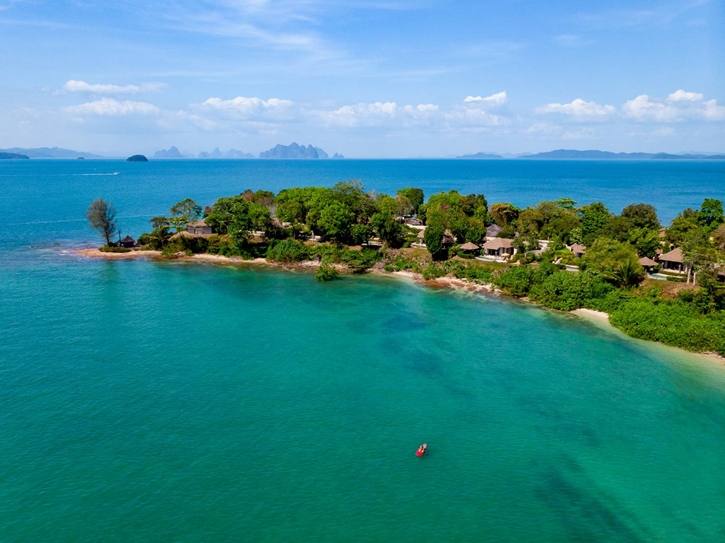 เปิดตัว Zbar โฉมใหม่ ณ เดอะ นาคา ไอแลนด์ ภูเก็ต สัมผัสเสน่ห์แสงยามเย็นและศิลปะการรังสรรค์ค็อกเทลร่วมสมัยในบรรยากาศสุดหรูเหนืออ่าวที่งดงาม