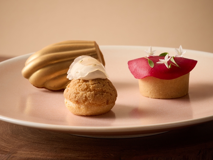 โรงแรมเดอะ เซนต์ รีจิส กรุงเทพฯ เผยโฉมชุดน้ำชายามบ่ายสุดเอ็กซ์คลูซีฟ แรงบันดาลใจคอลเลกชันล่าสุดจาก VICTORIA’S SECRET