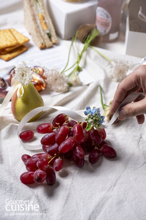 Happy Gift Box จัดของกินลงกล่องของขวัญในโอกาสพิเศษอย่างมีสไตล์