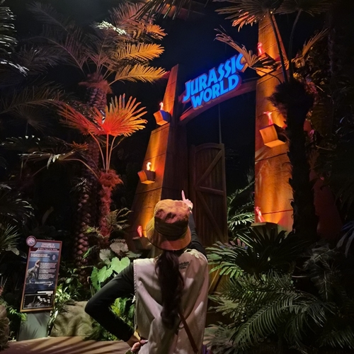 เคทีซี – AWC พาครอบครัวไทยผจญภัยจูราสสิค เวิลด์ ดันท่องเที่ยว-การเรียนรู้นอกห้องเรียน