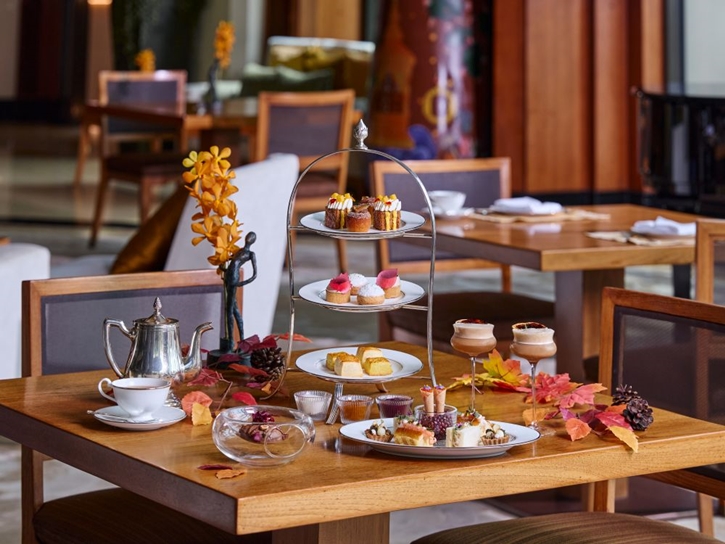 โรงแรมเพนนินซูลา กรุงเทพฯ ขอเชิญสัมผัสประสบการณ์อาฟเตอร์นูนทีสุดพิเศษ ถ่ายทอดแรงบันดาลใจ รสชาติ และบรรยากาศของฤดูใบไม้ร่วงแบบฝรั่งเศสสู่ประเทศไทย