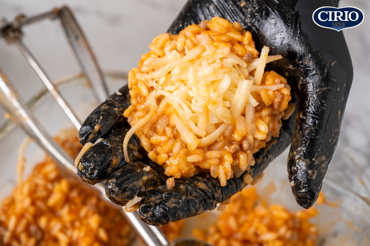 Arancini with Tomato Soup อารันชีนีกับซุปมะเขือเทศ