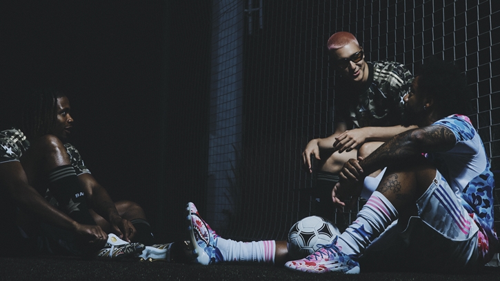 อาดิดาส จับมือ BAPE เปิดตัวคอลเลกชันฟุตบอลใหม่ ผสานพลังสปอร์ตกับสตรีทแฟชั่นระดับตำนาน