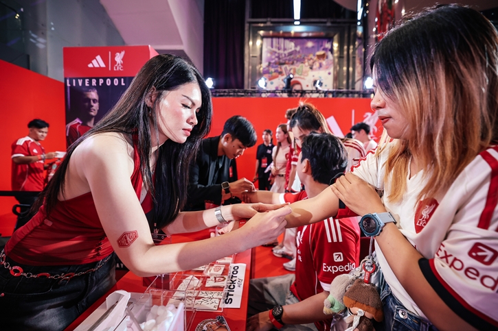 อาดิดาส รวมพลสาวกหงส์แดงร่วมเชียร์สด “ลิเวอร์พูล V อาร์เซนอล” ที่สยามภาวลัย ในงาน THE KOP NIGHT: THE ULTIMATE LFC WATCH PARTY