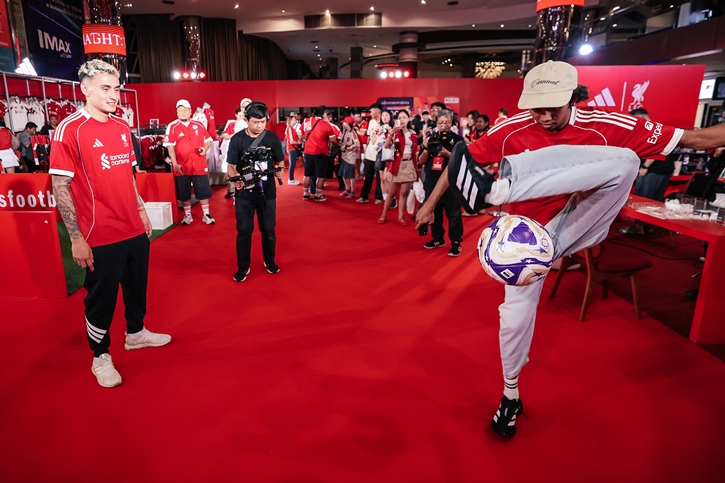 อาดิดาส รวมพลสาวกหงส์แดงร่วมเชียร์สด “ลิเวอร์พูล V อาร์เซนอล” ที่สยามภาวลัย ในงาน THE KOP NIGHT: THE ULTIMATE LFC WATCH PARTY