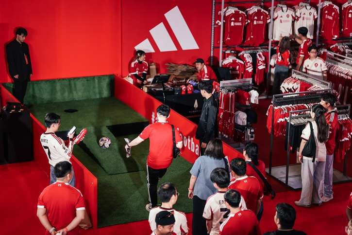 อาดิดาส รวมพลสาวกหงส์แดงร่วมเชียร์สด “ลิเวอร์พูล V อาร์เซนอล” ที่สยามภาวลัย ในงาน THE KOP NIGHT: THE ULTIMATE LFC WATCH PARTY