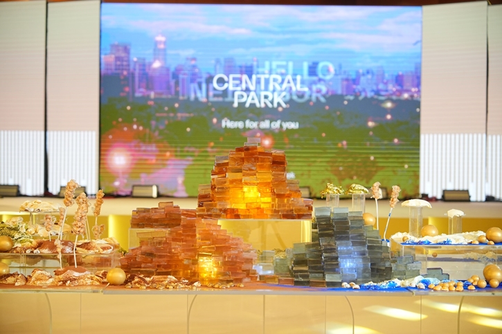  ฉลองเปิด Central Park สุดคึกคัก คนดัง-เซเลบแห่ร่วมงาน ผู้ว่าฯ ชัชชาติร่วมยินดี