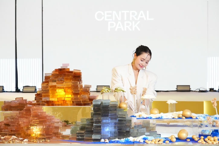  ฉลองเปิด Central Park สุดคึกคัก คนดัง-เซเลบแห่ร่วมงาน ผู้ว่าฯ ชัชชาติร่วมยินดี