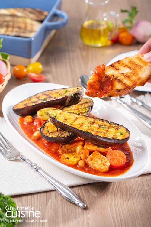 มะเขือม่วงอบกับสตูเทมเป้ Roasted Eggplant with Tempeh Tomato Stew