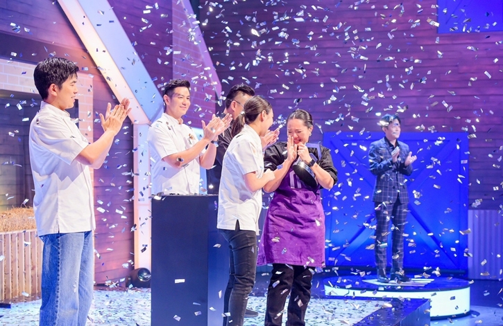 เชฟเบลล์ หรือแม่ค้าเบลล์“ คว้าแชมป์ The Restaurant War Thailand   ศึกพ่อค้าซ่าแม่ค้าแซ่บ ซีซั่น 2 สร้างประวัติศาสตร์เป็นแชมป์หญิงคนแรกของเวทีนี้สำเร็จ