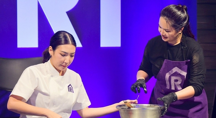 เชฟเบลล์ หรือแม่ค้าเบลล์“ คว้าแชมป์ The Restaurant War Thailand   ศึกพ่อค้าซ่าแม่ค้าแซ่บ ซีซั่น 2 สร้างประวัติศาสตร์เป็นแชมป์หญิงคนแรกของเวทีนี้สำเร็จ