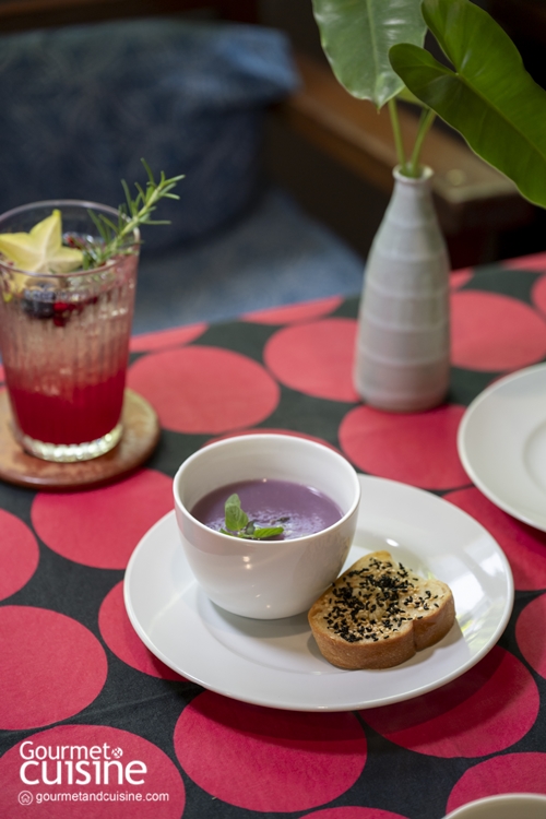 ทำเสื้อทำสวน เชฟเทเบิลลับ ย่านบางรัก ที่เสิร์ฟเมนูโฮมเมดปรุงจากใจ 