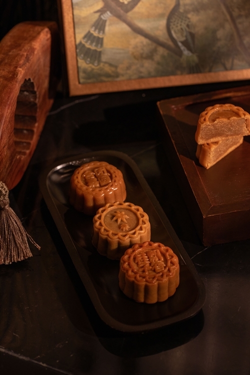 Capella Bangkok Mooncake
