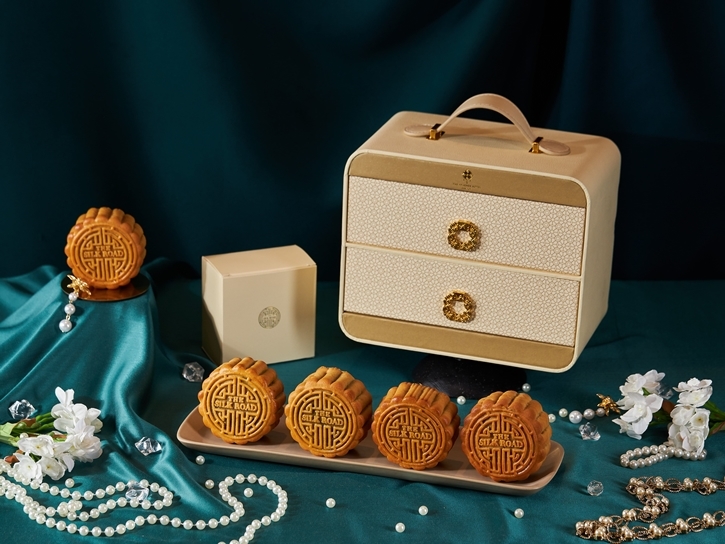 The Athenee Hotel Mooncake