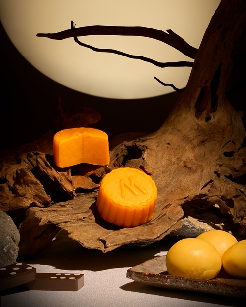 Kimpton Maa-Lai Bangkok Mooncake