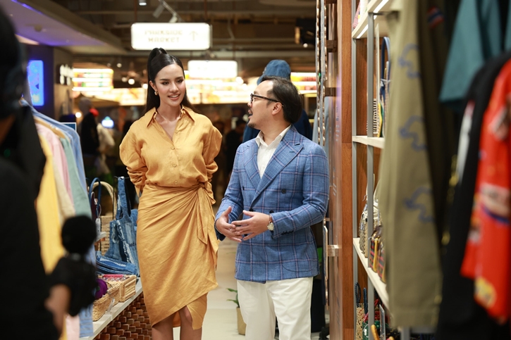 กระแสแรงต่อเนื่อง #CentralParkBangkok กับโมเมนต์สุดเอ็กซ์คลูซีฟรับ 9 เดือน 9 เมื่อ Central Park เชิญ ‘โอปอล สุชาตา’ มาเช็คอินแลนด์มาร์กใหม่ใจกลางกรุงเทพฯ