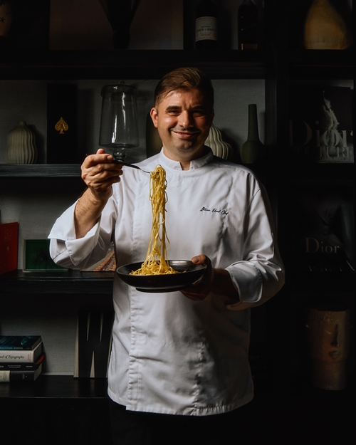 เชฟดานิโล่ ไออัสซา หวนคืนสู่ร้านอาหารอิตาเลียน MS.JIGGER อีกครั้ง เชฟชาวอิตาเลียนผู้คร่ำหวอดในวงการพร้อมนำศาสตร์และศิลป์ของอาหารปิเยมอนเตสูตรต้นตำรับกลับคืนสู่ MS.JIGGER