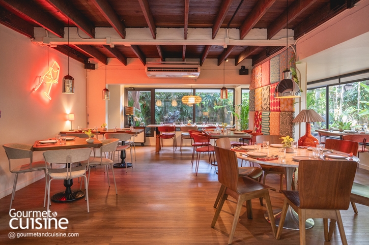 เปลี่ยนการกินอาหารเมดิเตอเรเนียนแบบจริงจังให้หรรษามากขึ้นเมื่อมา 'Sababa BKK' จุดเช็กอินน้องใหม่ย่านทองหล่อ ที่ต้อนรับเราด้วยความสนุกของหลากหลายเมนูเมดิเตอร์เรเนียน