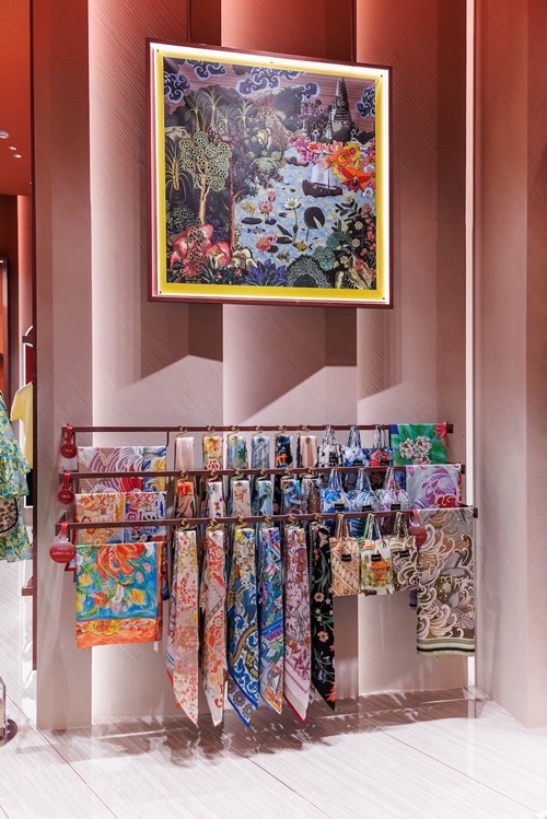 จิม ทอมป์สัน บุกแลนด์มาร์กดัง เผยโฉมสโตร์แห่งใหม่ ณ ดุสิต เซ็นทรัล พาร์ค  เปิดประสบการณ์ช้อปสุดไอคอนิกใจกลาง Super Core CBD ของกรุงเทพฯ 