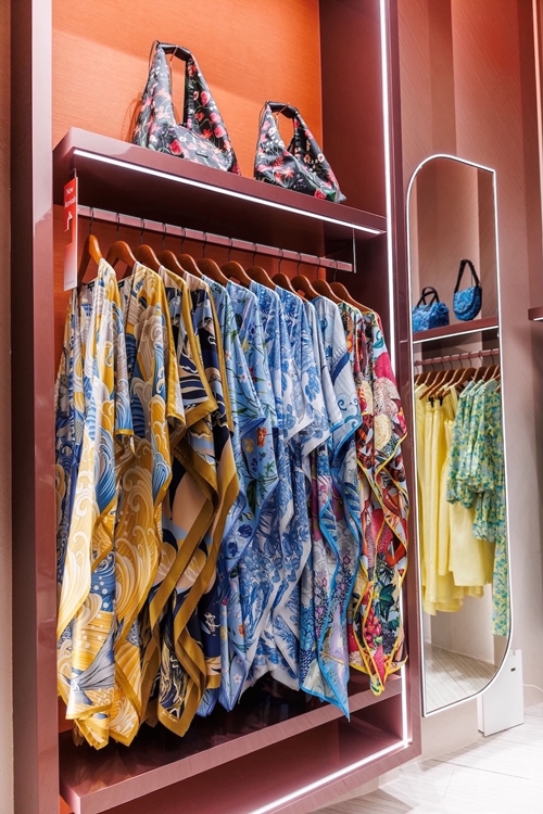 จิม ทอมป์สัน บุกแลนด์มาร์กดัง เผยโฉมสโตร์แห่งใหม่ ณ ดุสิต เซ็นทรัล พาร์ค  เปิดประสบการณ์ช้อปสุดไอคอนิกใจกลาง Super Core CBD ของกรุงเทพฯ 