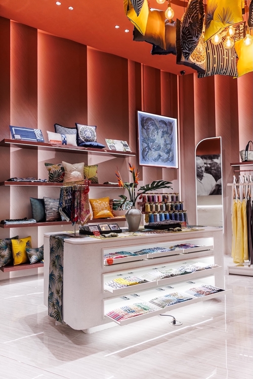 จิม ทอมป์สัน บุกแลนด์มาร์กดัง เผยโฉมสโตร์แห่งใหม่ ณ ดุสิต เซ็นทรัล พาร์ค  เปิดประสบการณ์ช้อปสุดไอคอนิกใจกลาง Super Core CBD ของกรุงเทพฯ 