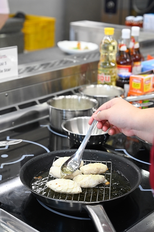 ทีม Wonderland ม.สวนดุสิต ผงาดแชมป์เวทีเชฟรุ่นใหม่ “Gourmet & Cuisine Young Chef 2025” โชว์รสชาติท้องถิ่นสู่สากล