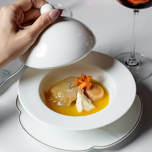 “เฮยยิน” ร้านอาหารจีนสไตล์กวางตุ้งร่วมสมัย เปิดตัว 5 คอร์สอาหารเมนูใหม่ล่าสุด “HEI YIN Cantonese Refined, A Five-Course Tasting” นำเสนอความงดงามของอาหารกวางตุ้งด้วยวัตถุดิบอาหารทะเลคุณภาพเยี่ยม 