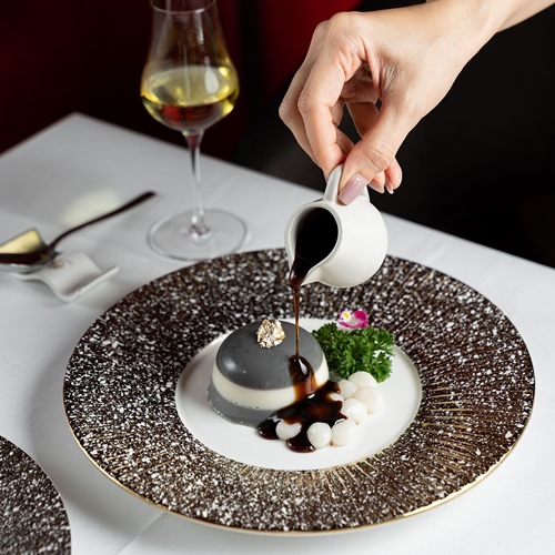 “เฮยยิน” ร้านอาหารจีนสไตล์กวางตุ้งร่วมสมัย เปิดตัว 5 คอร์สอาหารเมนูใหม่ล่าสุด “HEI YIN Cantonese Refined, A Five-Course Tasting” นำเสนอความงดงามของอาหารกวางตุ้งด้วยวัตถุดิบอาหารทะเลคุณภาพเยี่ยม 