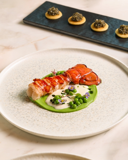 ห้องอาหารวูว์นำเสนอเมนูไฮไลต์อาหารประจำเดือนตุลาคม เซตกลางวันสไตล์เมดิเตอร์เรเนียน มื้อค่ำวันเสาร์ และเมนูวัตถุดิบหายากในบรันช์วันอาทิตย์