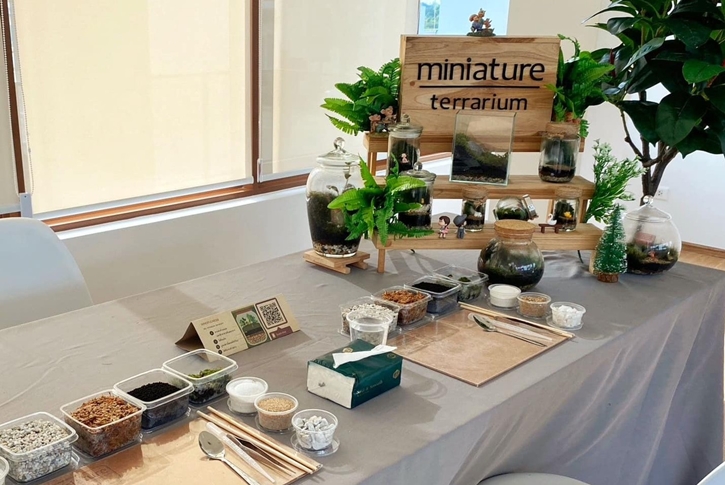 จิบเครื่องดื่ม ปลดปล่อยไอเดีย สร้างสรรค์ความเขียวขจี ไปกับ Mix & Moss: Bottle Terrarium Workshop ที่ เมโทร เลานจ์ โรงแรมอวานี รัชดา กรุงเทพฯ