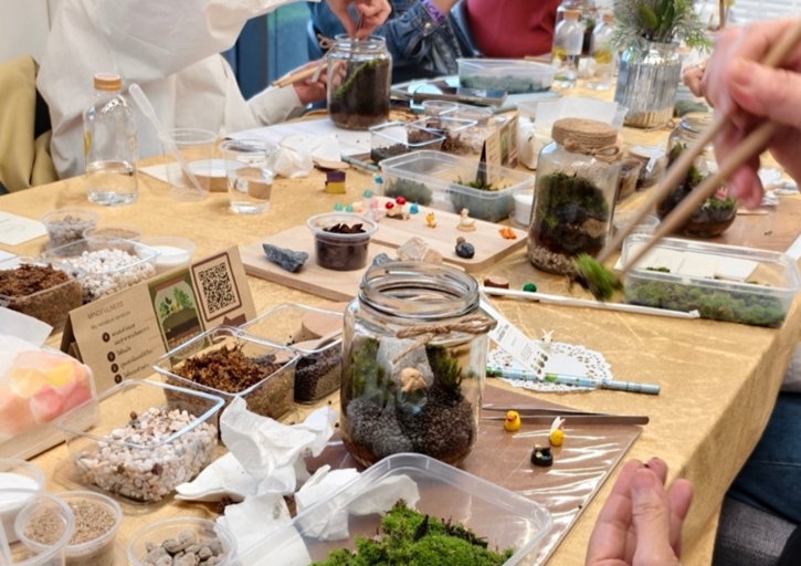 จิบเครื่องดื่ม ปลดปล่อยไอเดีย สร้างสรรค์ความเขียวขจี ไปกับ Mix & Moss: Bottle Terrarium Workshop ที่ เมโทร เลานจ์ โรงแรมอวานี รัชดา กรุงเทพฯ