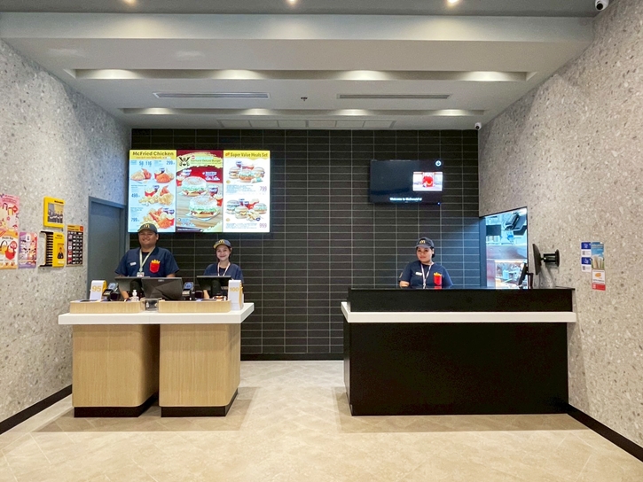  แมคโดนัลด์ ชวนอิ่มฟิน ก่อนบิน กับสาขาใหม่ล่าสุด  ‘สนามบินสุวรรณภูมิ อินเตอร์ แอร์ไซด์ คอนคอร์ด บี’