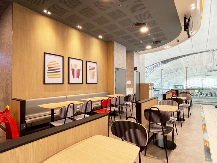  แมคโดนัลด์ ชวนอิ่มฟิน ก่อนบิน กับสาขาใหม่ล่าสุด  ‘สนามบินสุวรรณภูมิ อินเตอร์ แอร์ไซด์ คอนคอร์ด บี’