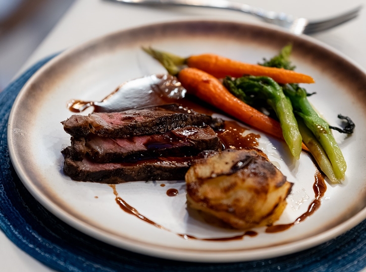 ฮอลิเดย์ อินน์ วานา นาวา หัวหิน เปิดตัว The Sky และ Stella ชูคอนเซ็ปต์ใหม่ให้รูฟท็อปบาร์