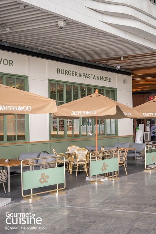 Smith & Co. ไม่เคยทำให้ผิดหวัง สาขาใหม่ล่าสุดที่เมกาบางนายังคงเสิร์ฟรสชาติกลมกล่อมเข้มข้นในแบบที่หลายคนหลงรัก ตั้งแต่ขนมปังเบอร์เกอร์โฮมเมดอบร้อนๆ ออกจากเตาใหม่ๆ ไปจนถึงพาสต้าเส้นสดที่นวดและทำกันเองในครัว