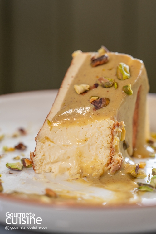 Smith & Co. ไม่เคยทำให้ผิดหวัง สาขาใหม่ล่าสุดที่เมกาบางนายังคงเสิร์ฟรสชาติกลมกล่อมเข้มข้นในแบบที่หลายคนหลงรัก ตั้งแต่ขนมปังเบอร์เกอร์โฮมเมดอบร้อนๆ ออกจากเตาใหม่ๆ ไปจนถึงพาสต้าเส้นสดที่นวดและทำกันเองในครัว