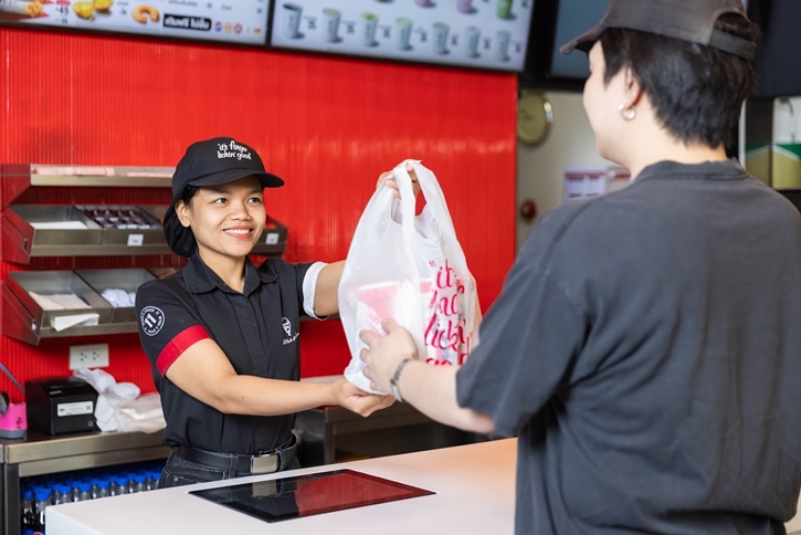 KFC ประเทศไทย เปิดรับลูกค้าสายลับร่วมปฏิบัติการ “ภารกิจลูกค้าสายลับจับเซอร์วิส KFC” ประเมินการให้บริการของพนักงาน KFC ชิงเงินรางวัล 30,000 บาท*