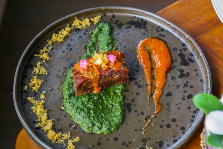 สันติบุรี เกาะสมุย ชวนชิมรสชาติจากท้องถิ่นกับเซตเมนูใหม่ในโครงการ 100 Miles Dining อิ่มอร่อยและได้ร่วมปลูกต้นไม้ เพื่อคืนสีเขียวให้โลก