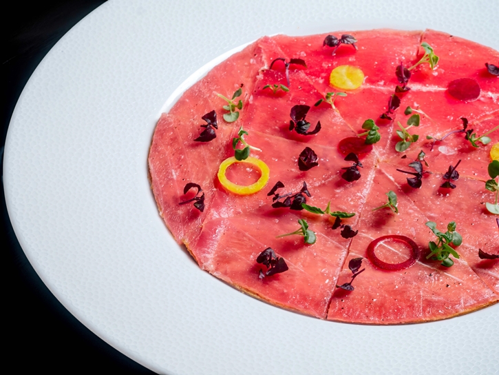 ห้องอาหารอาคีรา แบค เรสเตอรองท์ แอนด์ บาร์ คว้ารางวัล Travelers’ Choice “Best of the Best” จาก Tripadvisor ประจำปี 2568