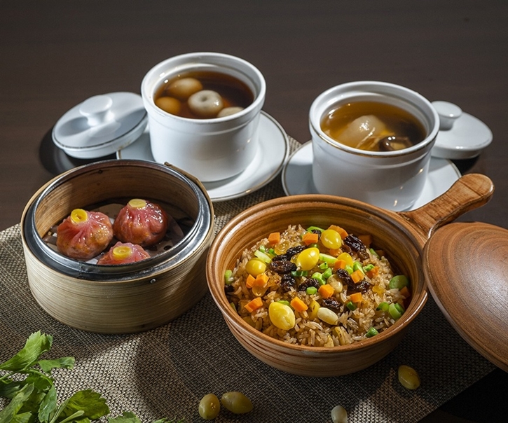 อิ่มเอมครบรสพร้อมรับบุญถ้วนหน้าในเทศกาลกินเจตลอด 9 วันมหามงคล เมนูเจจานเด่นจากห้องอาหารเรือนต้น ณ โรงแรมมณเฑียร สุรวงศ์ กรุงเทพฯ