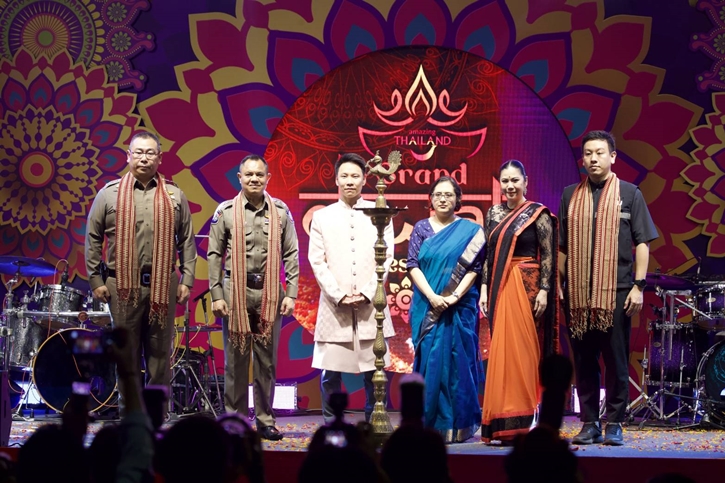 แสงศรัทธาจากอินเดียสู่ไทย! ททท. เปิดงาน Amazing Thailand Grand Diwali Festival 2025  ร่ายมนต์เสน่ห์เทศกาลแห่งแสงสว่าง ‘Light Unites Us’ ฉลองยิ่งใหญ่มิตรภาพ 2 ประเทศแน่นแฟ้น