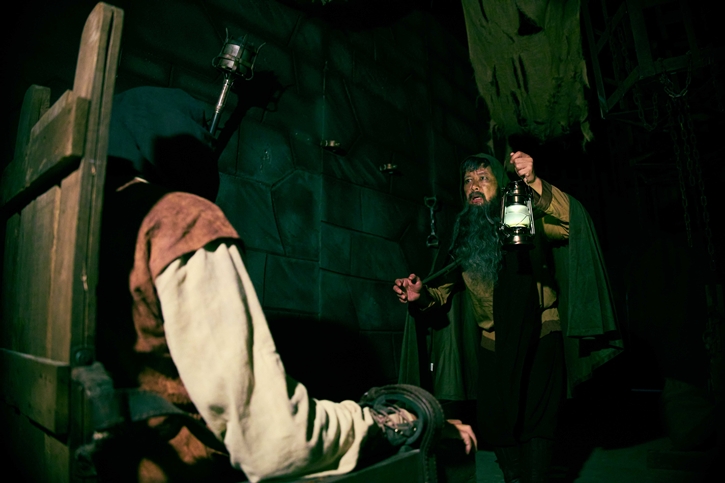 หลอนต้อนรับฮาโลวีน กับ Under The Castle บ้านผีสิงจาก TEAM WANG design x EM DISTRICT @ EMSPHERE