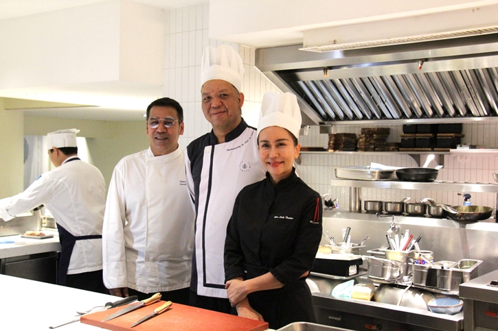 A Four-Hands Dinner “Two Paths, One Passion” ที่ Siam Yacht Club โรงแรมรอยัล ออร์คิด เชอราตัน ริเวอร์ไซต์ กรุงเทพฯ