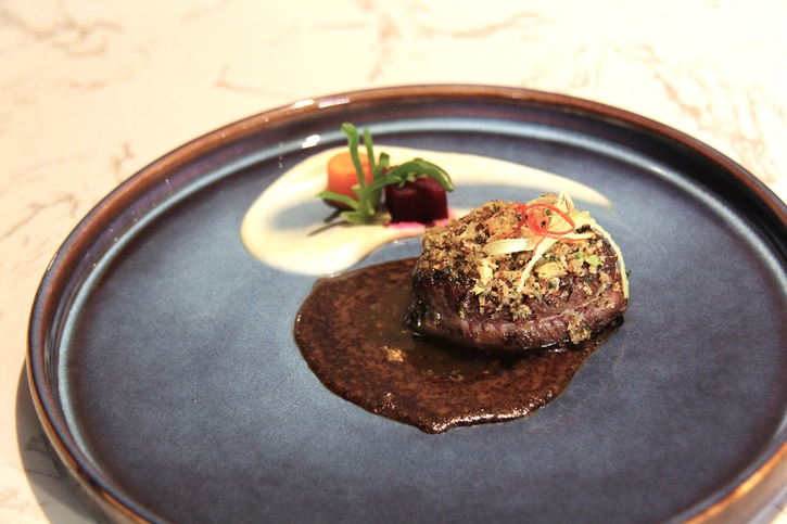 A Four-Hands Dinner “Two Paths, One Passion” ที่ Siam Yacht Club โรงแรมรอยัล ออร์คิด เชอราตัน ริเวอร์ไซต์ กรุงเทพฯ