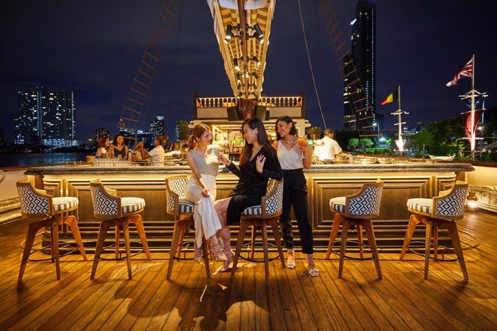 ร่วมเฉลิมฉลองเทศกาลลอยกระทงสุดประทับใจ บนเรือสิริมหรรณพ ณ ริมแม่น้ำเจ้าพระยา